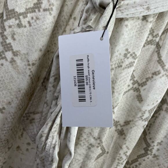 NWT Bella Dahl Belted Ruffle High Waist Shorts Drapey Snakeskin Print Beige S - Picture 4 of 5